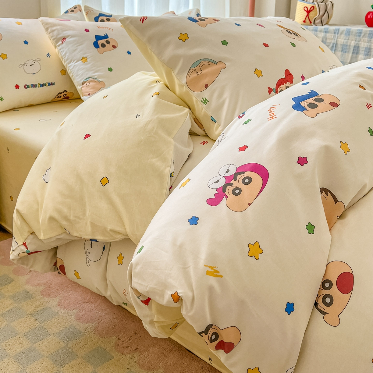 91家纺网 家纺一手货源 找家纺 浩诚 2026新款蜡笔小新正版授权全棉卡通四件套 小新伙伴