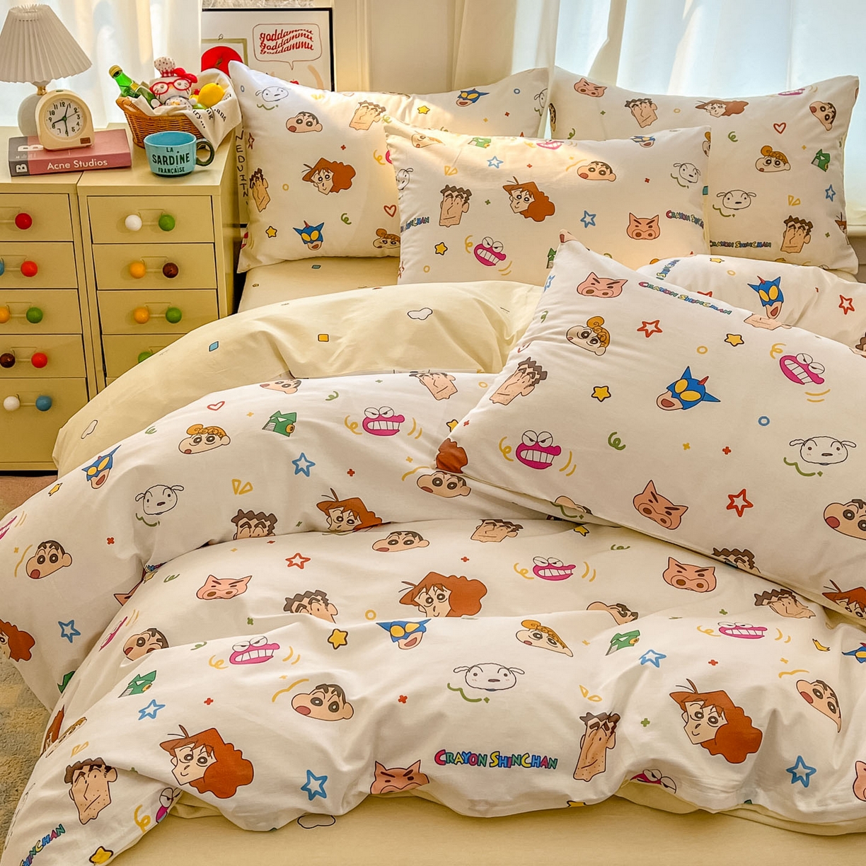 91家纺网 家纺一手货源 找家纺 浩诚 2026新款蜡笔小新正版授权全棉卡通四件套 小新家族