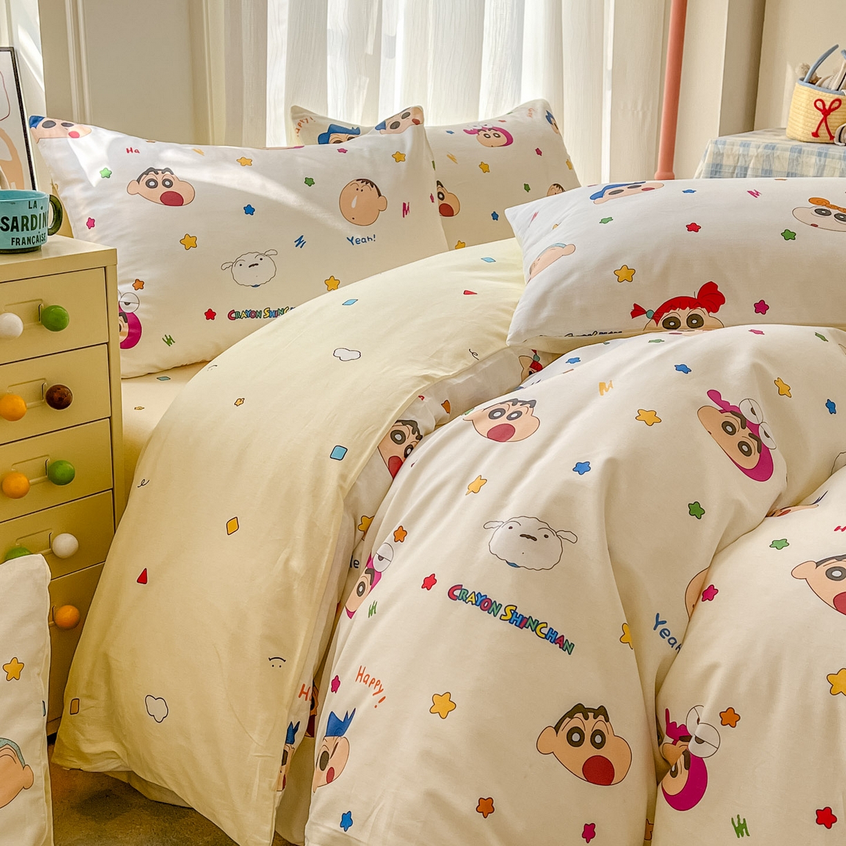 91家纺网 家纺一手货源 找家纺 浩诚 2026新款蜡笔小新正版授权全棉卡通四件套 小新伙伴