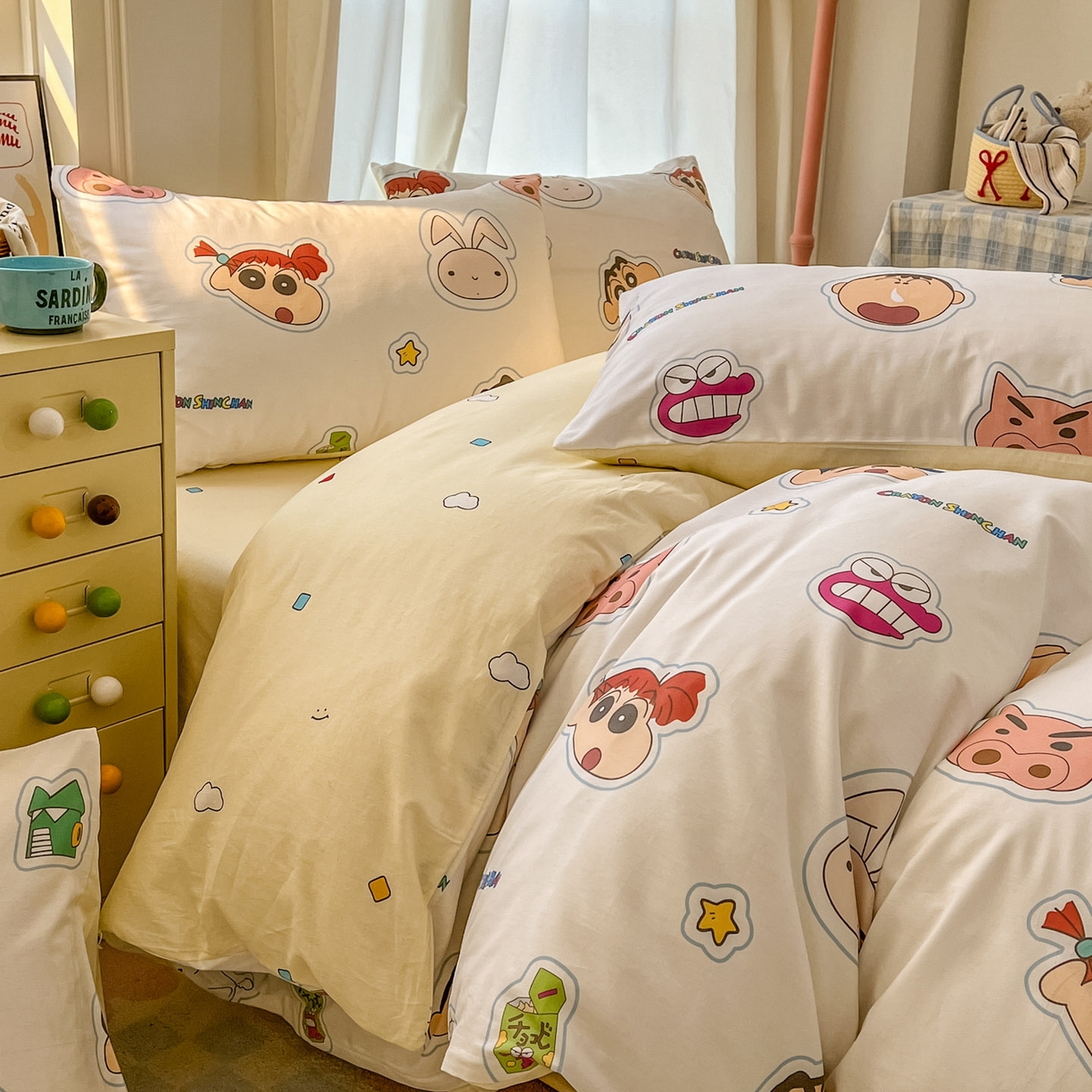 91家纺网 家纺一手货源 找家纺 浩诚 2026新款蜡笔小新正版授权全棉卡通四件套 小新乐园