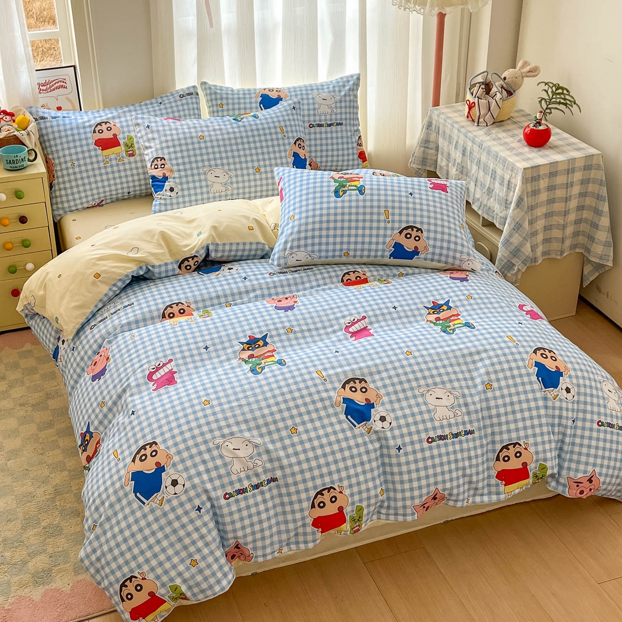 91家纺网 家纺一手货源 找家纺 浩诚 2026新款蜡笔小新正版授权全棉卡通四件套 蓝格小新