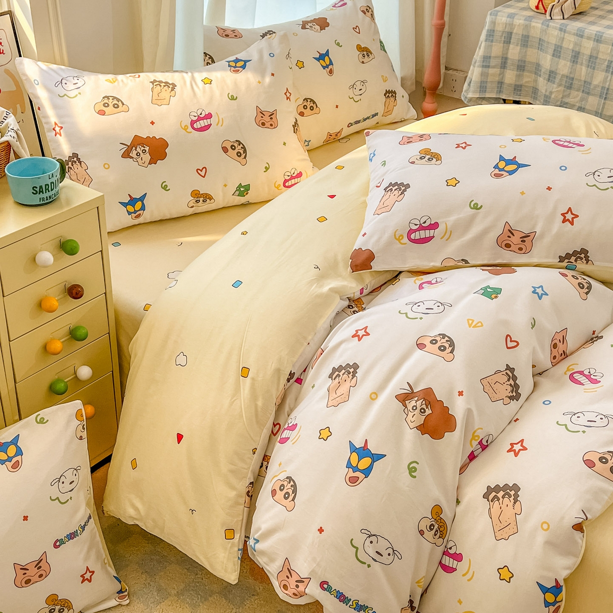 91家纺网 家纺一手货源 找家纺 浩诚 2026新款蜡笔小新正版授权全棉卡通四件套 小新家族