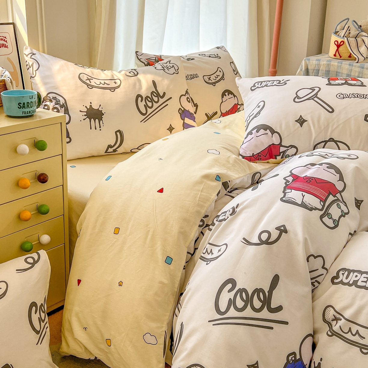 91家纺网 家纺一手货源 找家纺 浩诚 2026新款蜡笔小新正版授权全棉卡通四件套 滑板小新