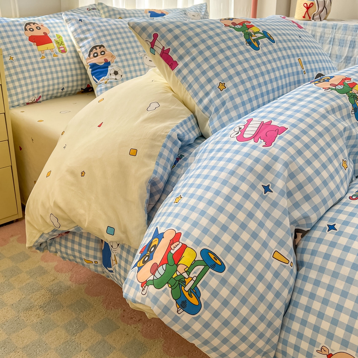 91家纺网 家纺一手货源 找家纺 浩诚 2026新款蜡笔小新正版授权全棉卡通四件套 蓝格小新