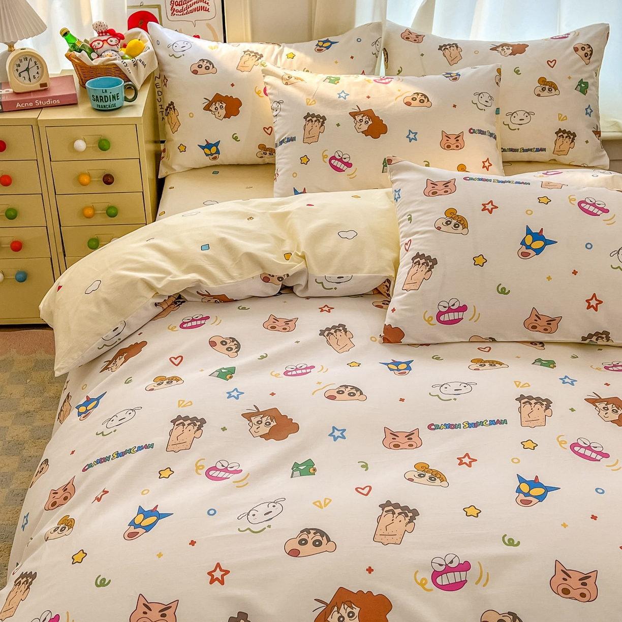 91家纺网 家纺一手货源 找家纺 浩诚 2026新款蜡笔小新正版授权全棉卡通四件套 小新家族