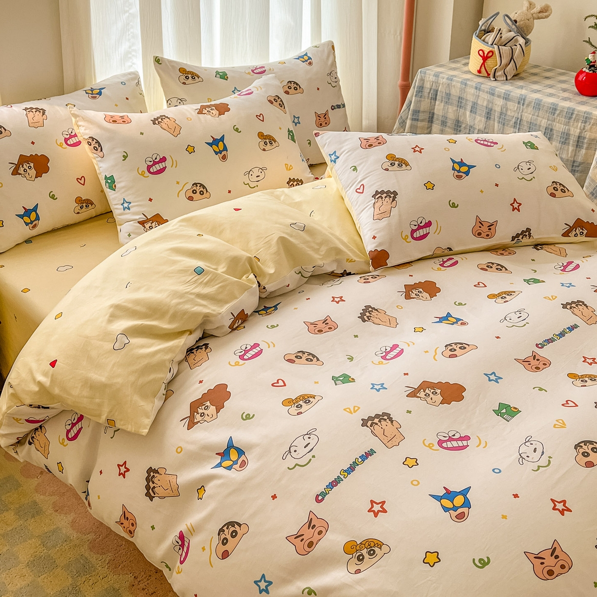 91家纺网 家纺一手货源 找家纺 浩诚 2026新款蜡笔小新正版授权全棉卡通四件套 小新家族