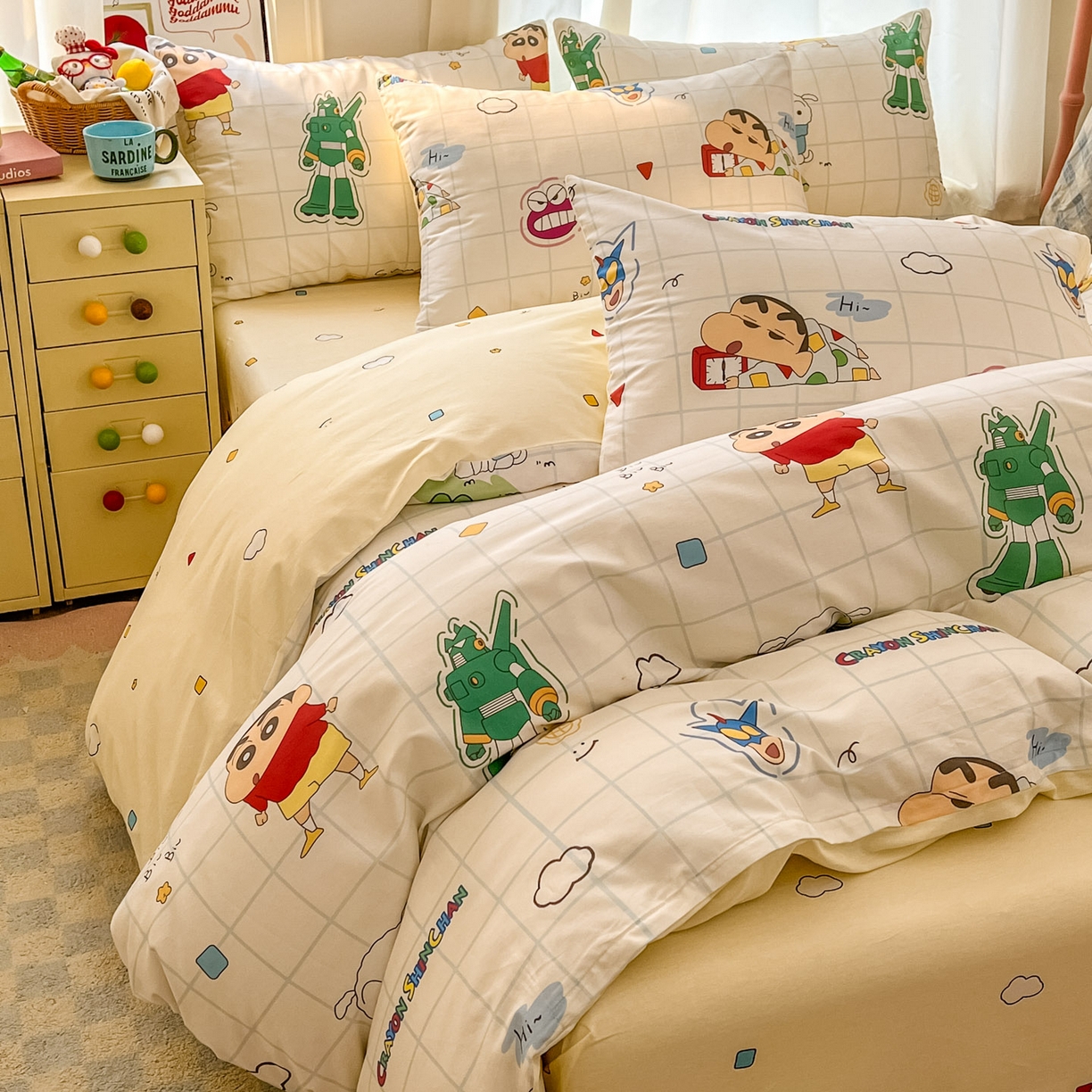 91家纺网 家纺一手货源 找家纺 浩诚 2026新款蜡笔小新正版授权全棉卡通四件套 方格小新