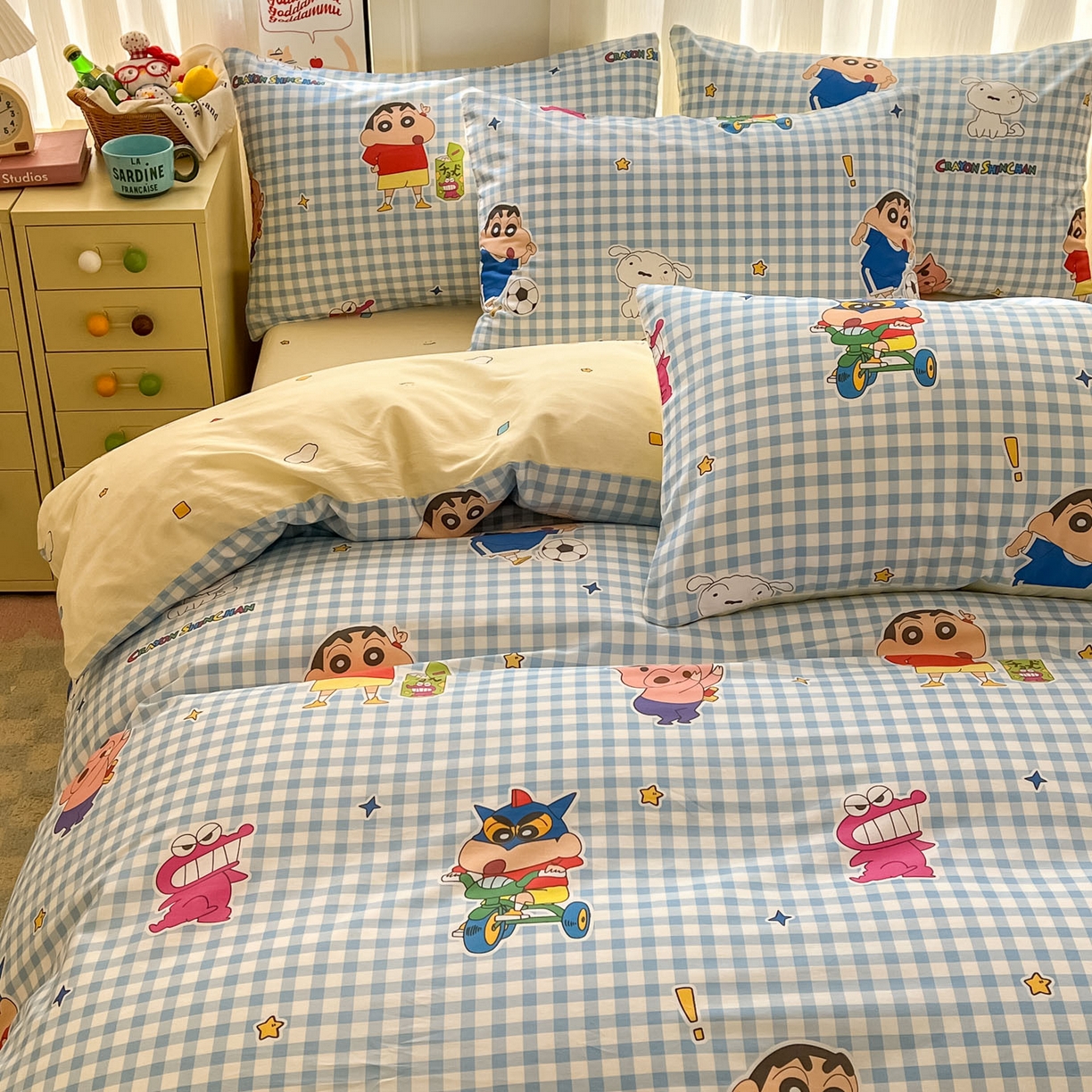 91家纺网 家纺一手货源 找家纺 浩诚 2026新款蜡笔小新正版授权全棉卡通四件套 蓝格小新