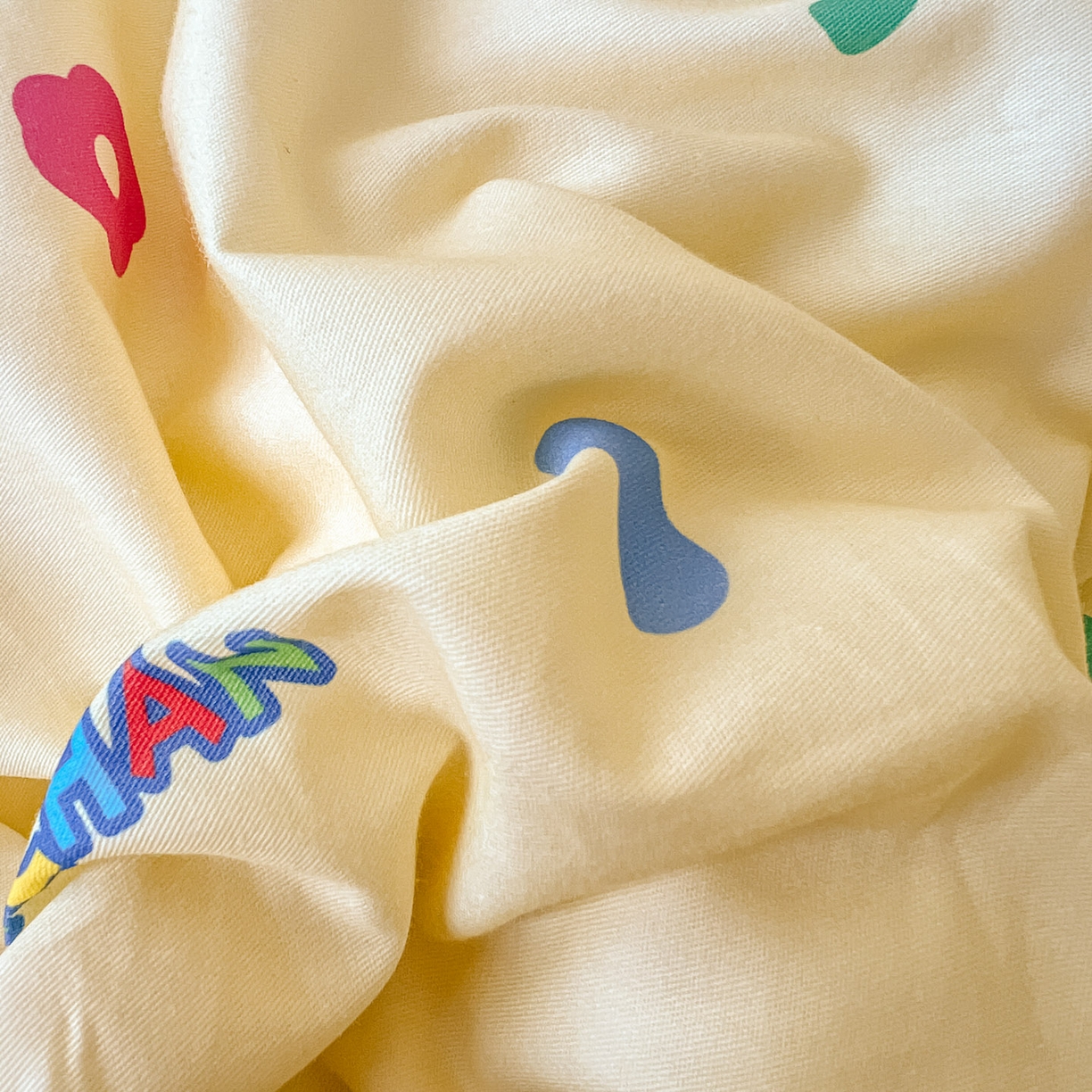 91家纺网 家纺一手货源 找家纺 浩诚 2026新款蜡笔小新正版授权全棉卡通四件套 快乐小新