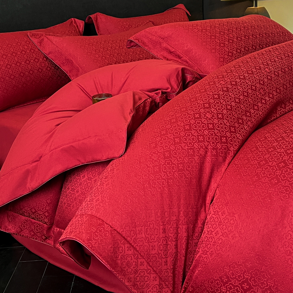 91家纺网 家纺一手货源 找家纺 置顶家纺 2026新款运吉亲肤提花麻绳系列四件套 运吉-大红