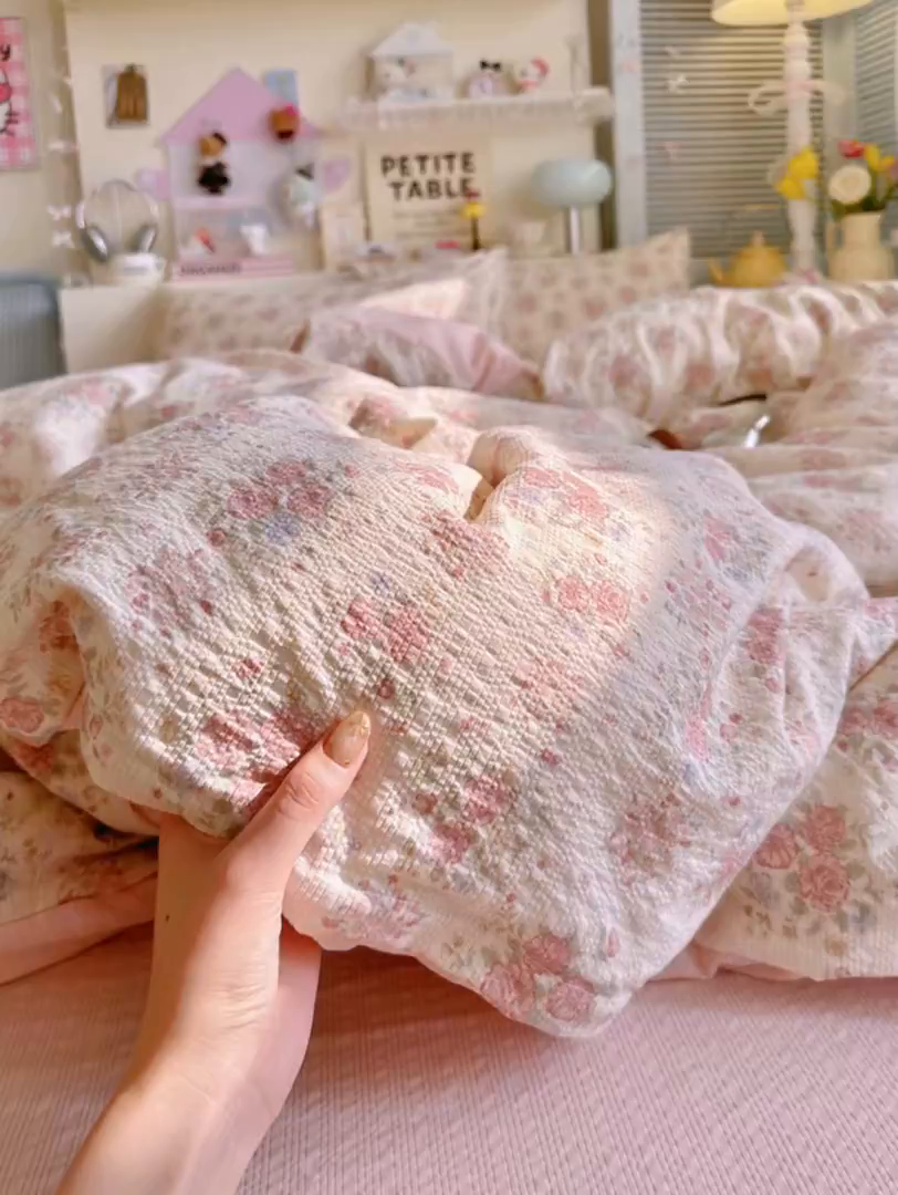 91家纺网 家纺一手货源 找家纺 优选 2026新款110g小清新高克重高品质直播热卖款A类泡芙棉双层纱四件套 春日限定