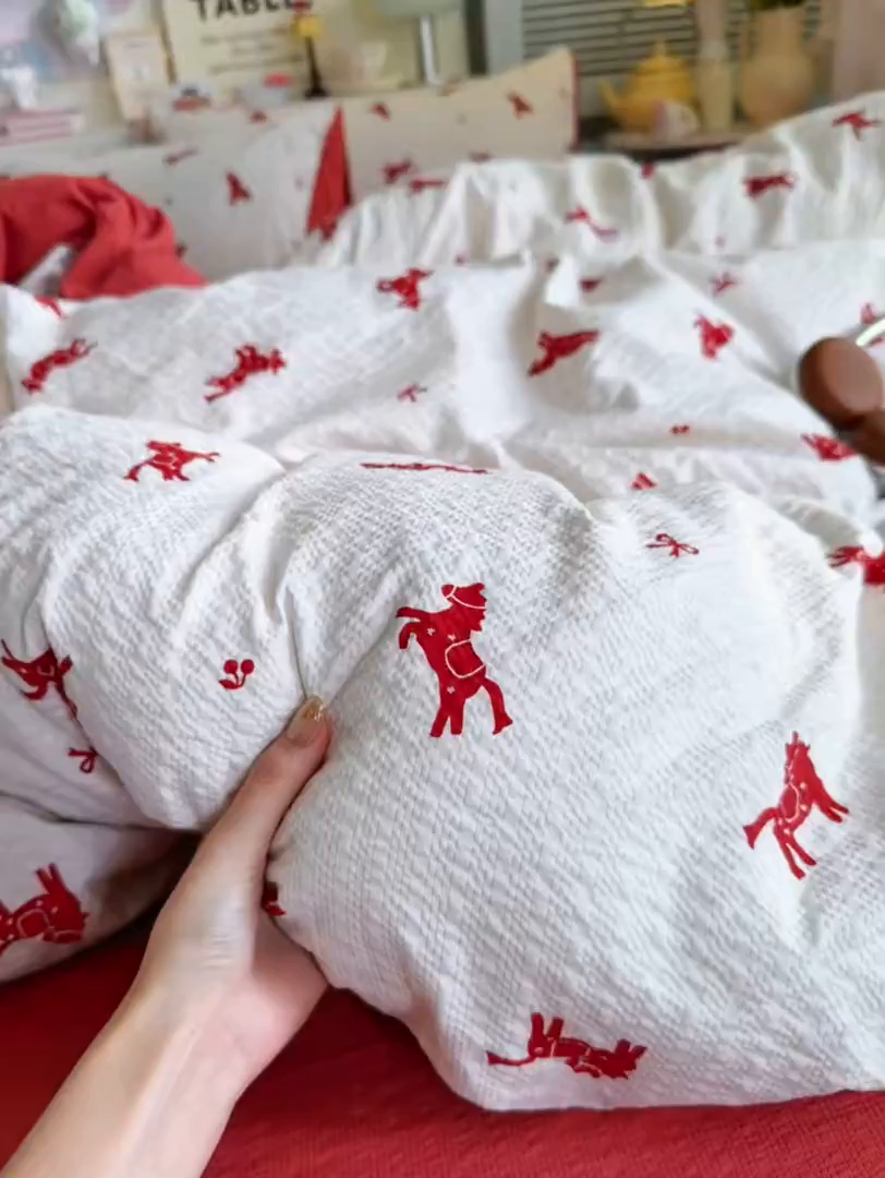 91家纺网 家纺一手货源 找家纺 优选 2026新款110g小清新高克重高品质直播热卖款A类泡芙棉双层纱四件套 马上有钱