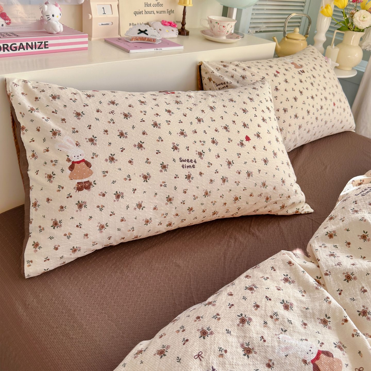 91家纺网 家纺一手货源 找家纺 优选 2026新款110g小清新高克重高品质直播热卖款A类泡芙棉双层纱四件套 兔兔后花园