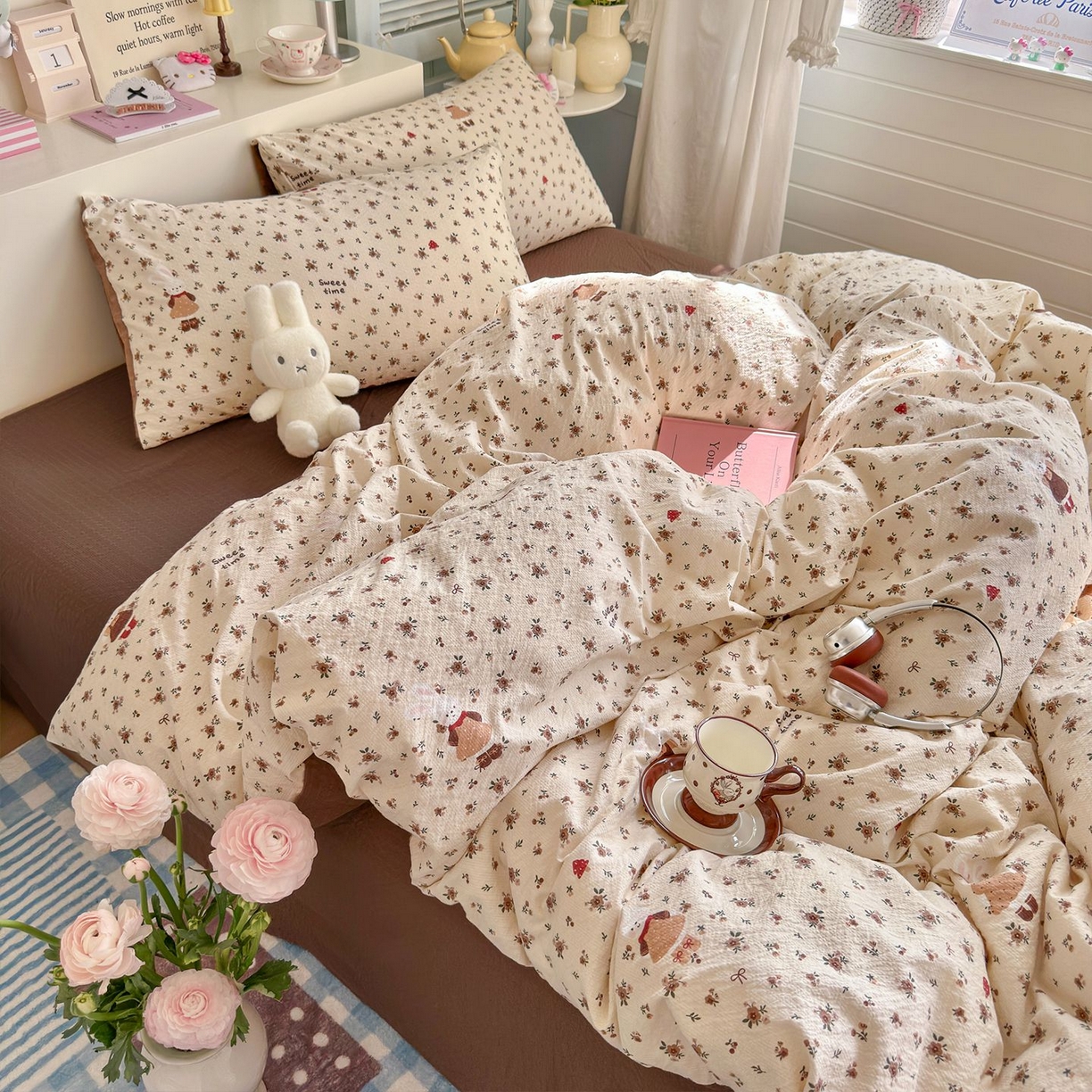 91家纺网 家纺一手货源 找家纺 优选 2026新款110g小清新高克重高品质直播热卖款A类泡芙棉双层纱四件套 兔兔后花园