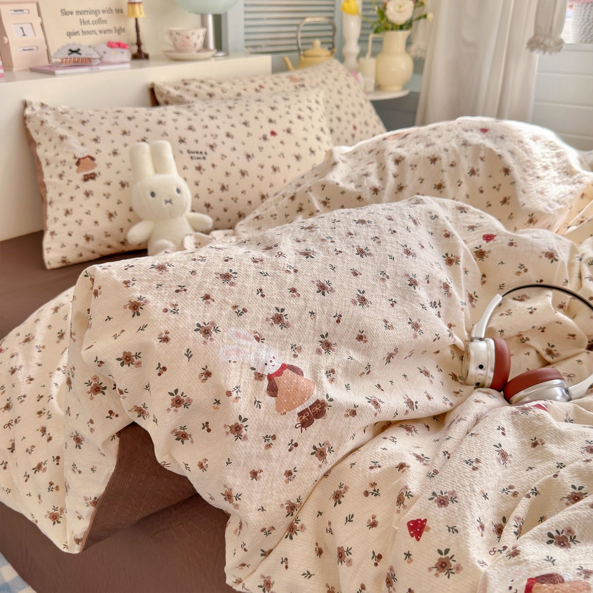 91家纺网 家纺一手货源 找家纺 优选 2026新款110g小清新高克重高品质直播热卖款A类泡芙棉双层纱四件套 兔兔后花园