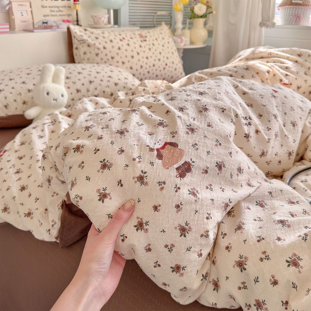 91家纺网 家纺一手货源 找家纺 优选 2026新款110g小清新高克重高品质直播热卖款A类泡芙棉双层纱四件套 兔兔后花园