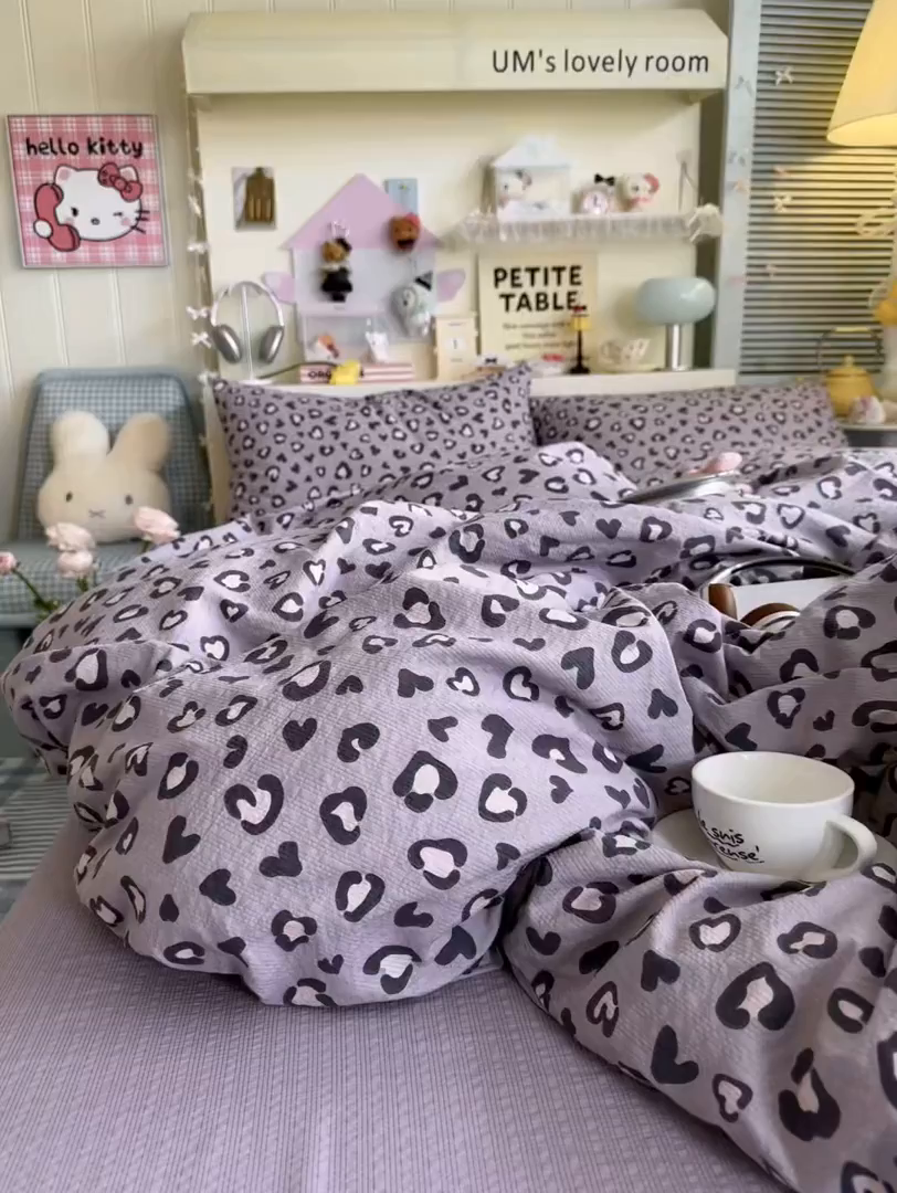 91家纺网 家纺一手货源 找家纺 优选 2026新款110g小清新高克重高品质直播热卖款A类泡芙棉双层纱四件套 紫豹纹