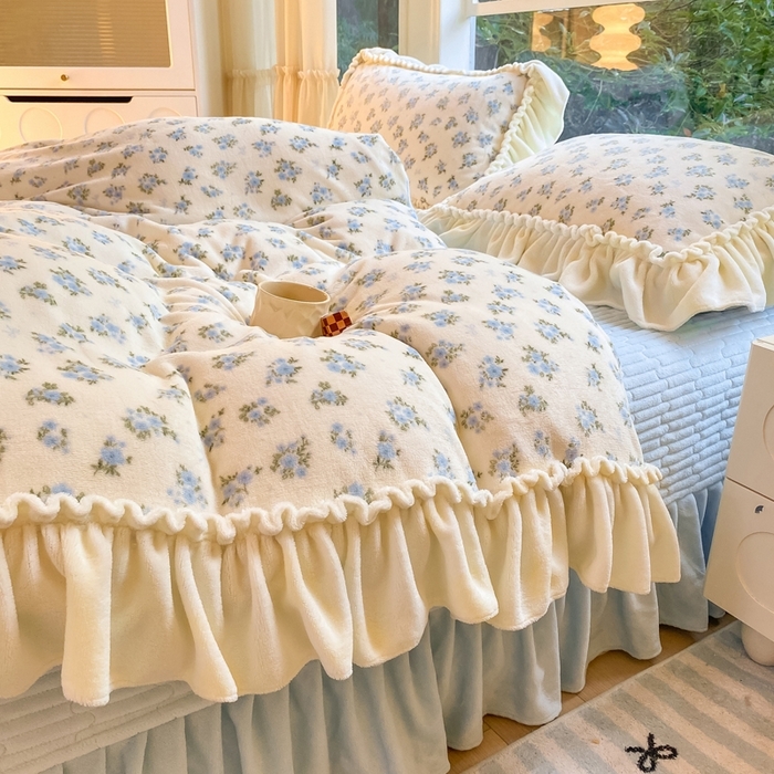 91家纺网 家纺一手货源 找家纺 （总）大麦家纺 2025新款牛奶绒印花夹棉花边床盖四件套