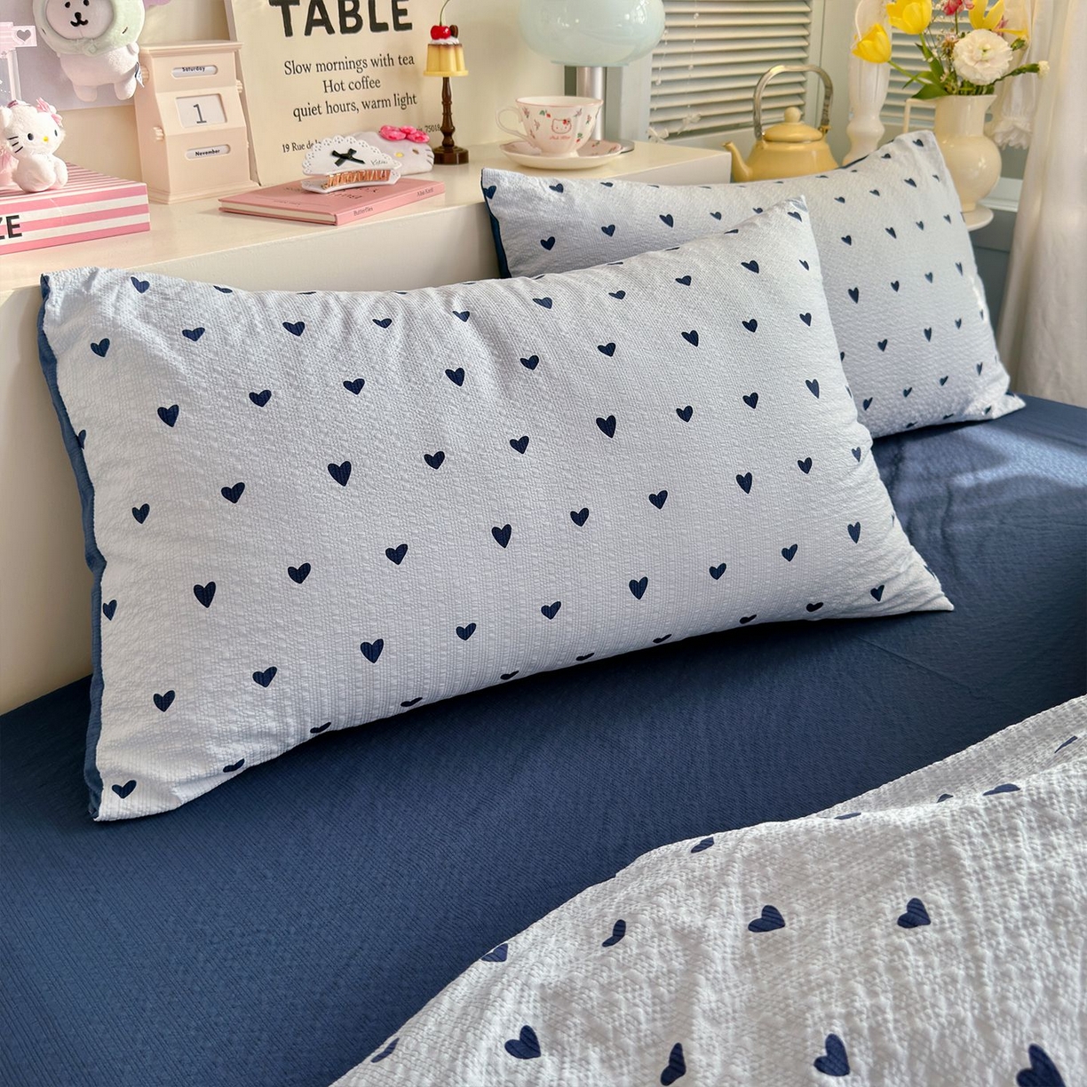 91家纺网 家纺一手货源 找家纺 优选良品 2026新款小清新110g高品质直播热卖款A类泡芙棉双层纱四件套 蓝调心心