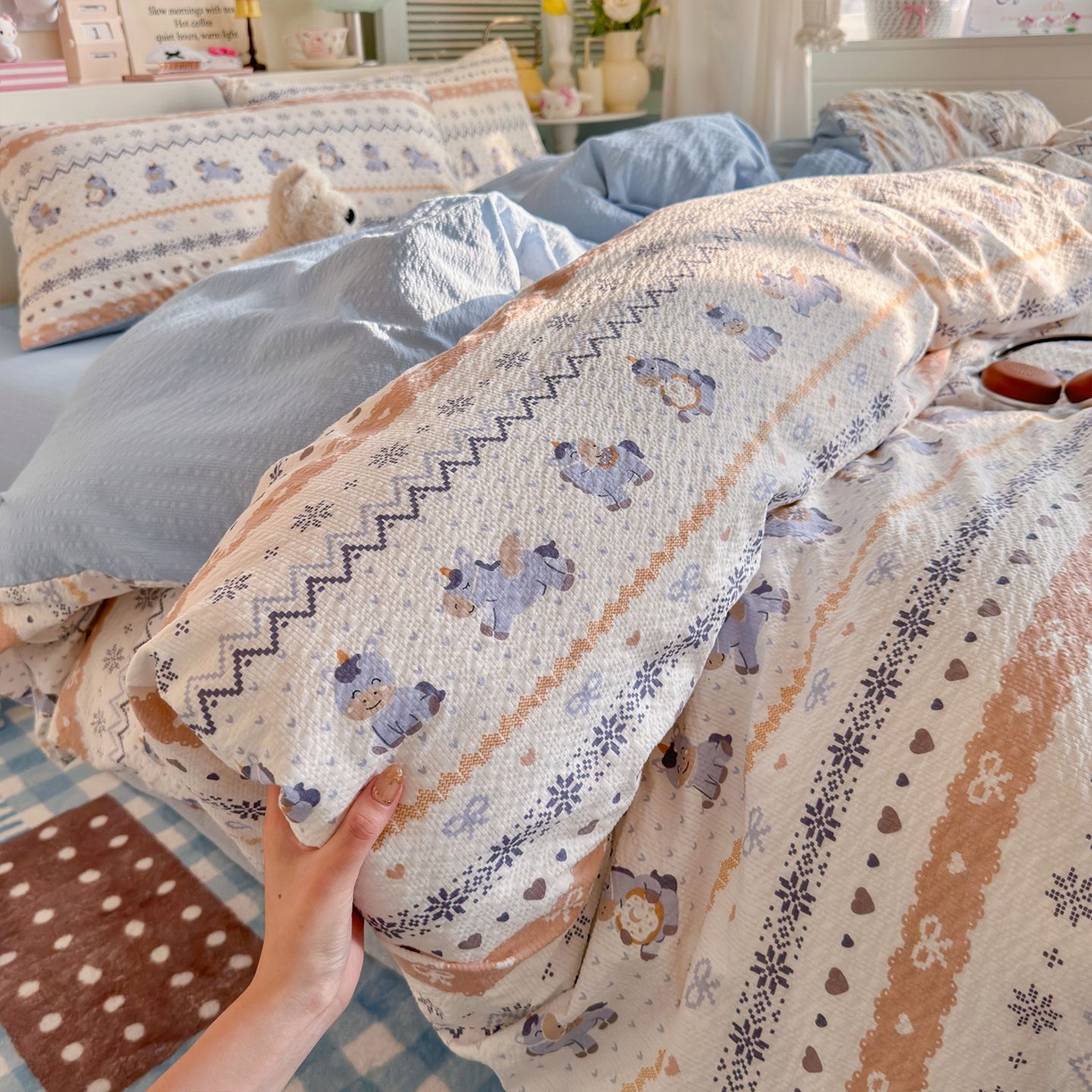 91家纺网 家纺一手货源 找家纺 优选良品 2026新款小清新110g高品质直播热卖款A类泡芙棉双层纱四件套 小马独角兽