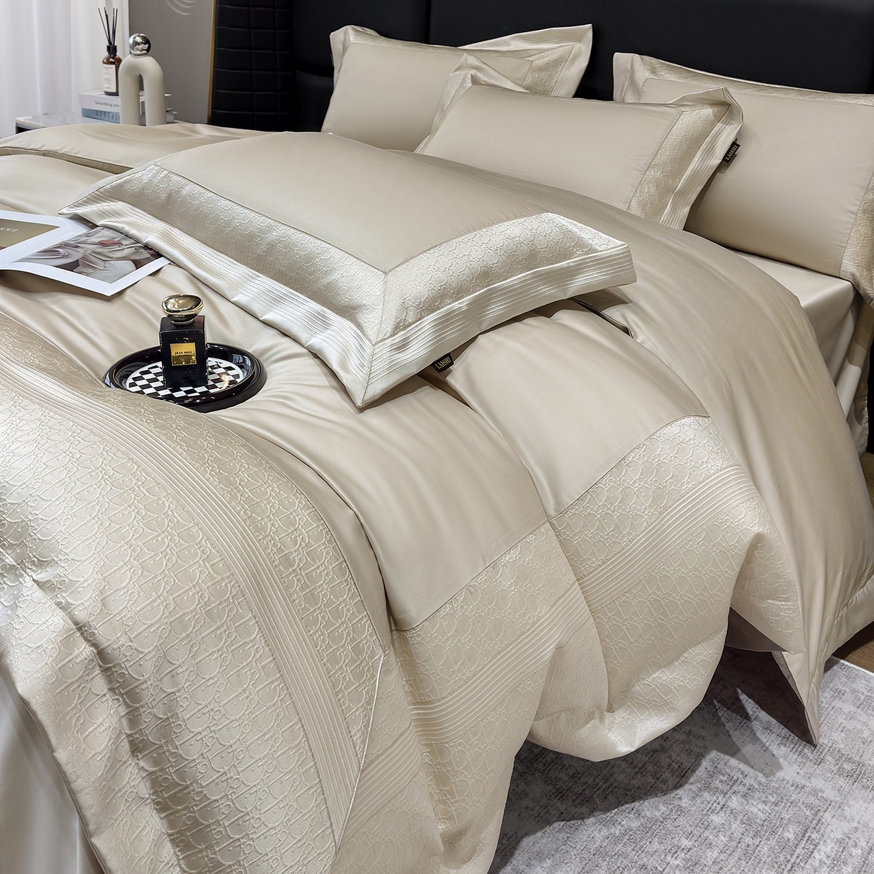 91家纺网 家纺一手货源 找家纺 莱势 2026新款100支全棉纯棉50x50s埃及长绒棉法式高精密金丝提花厚织四件套 奢境-香槟金