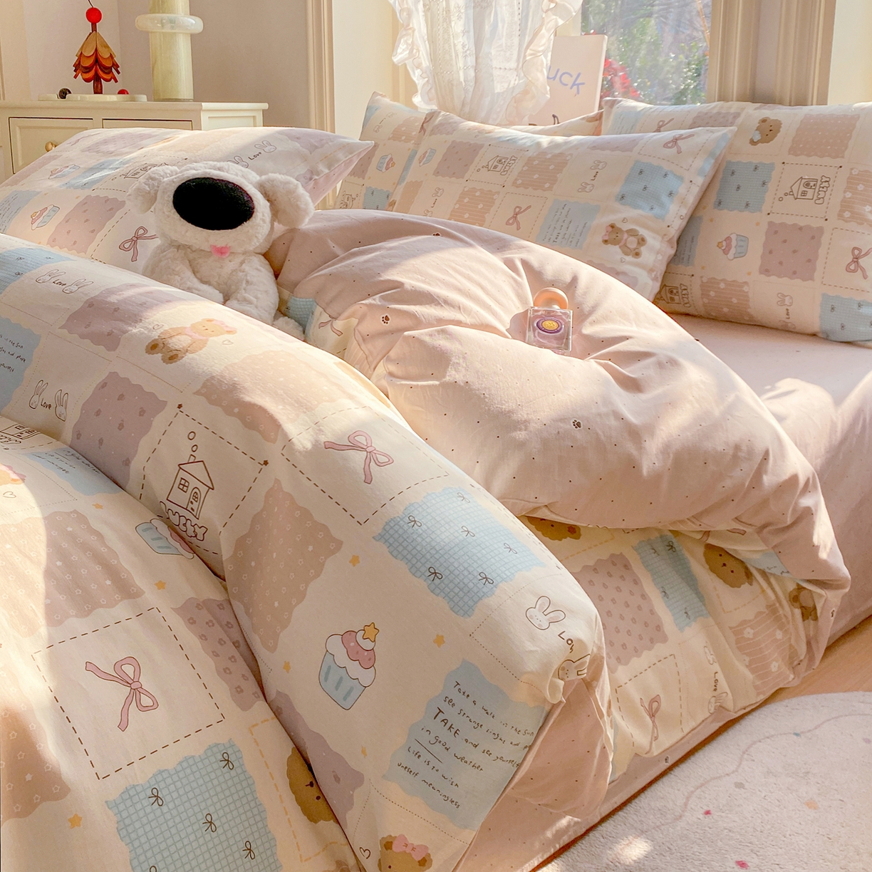 91家纺网 家纺一手货源 找家纺 黑马家居 2026新款13070全棉印花小清新卡通花卉单品被套系列 饼干熊