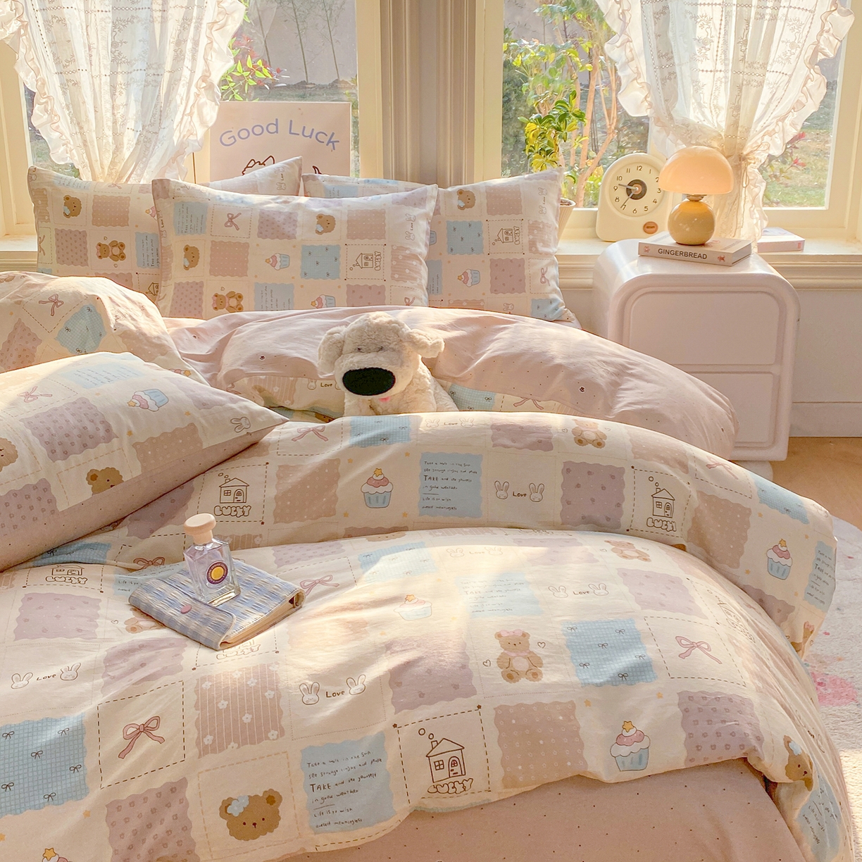 91家纺网 家纺一手货源 找家纺 黑马家居 2026新款13070全棉印花小清新卡通花卉单品被套系列 饼干熊