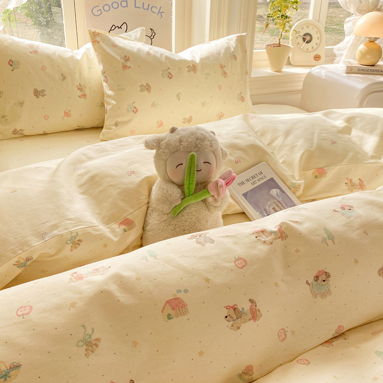 91家纺网 家纺一手货源 找家纺 黑马家居 2026新款13070全棉印花小清新卡通花卉单品被套系列 彩绘小狗