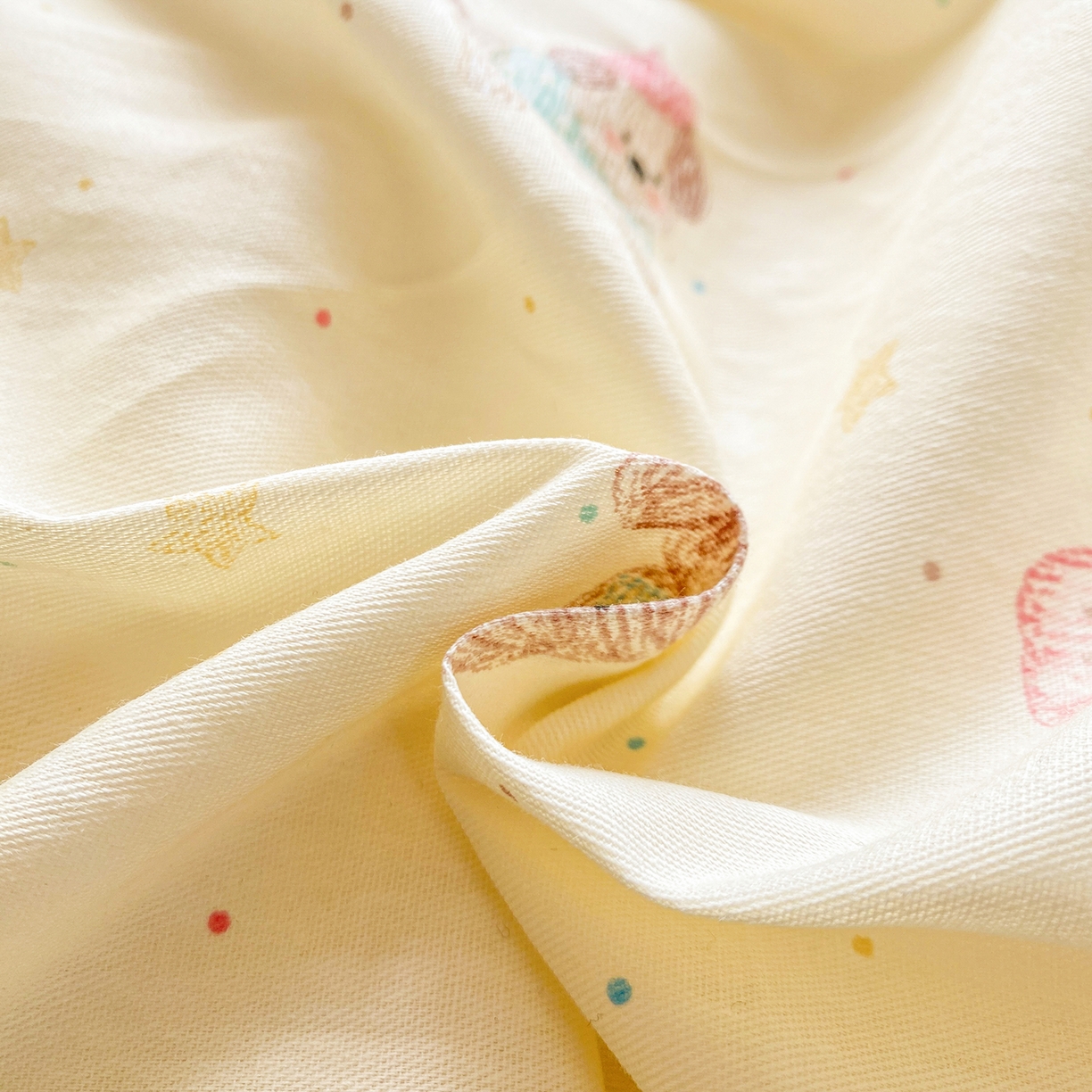 91家纺网 家纺一手货源 找家纺 黑马家居 2026新款13070全棉印花小清新卡通花卉单品被套系列 彩绘小狗