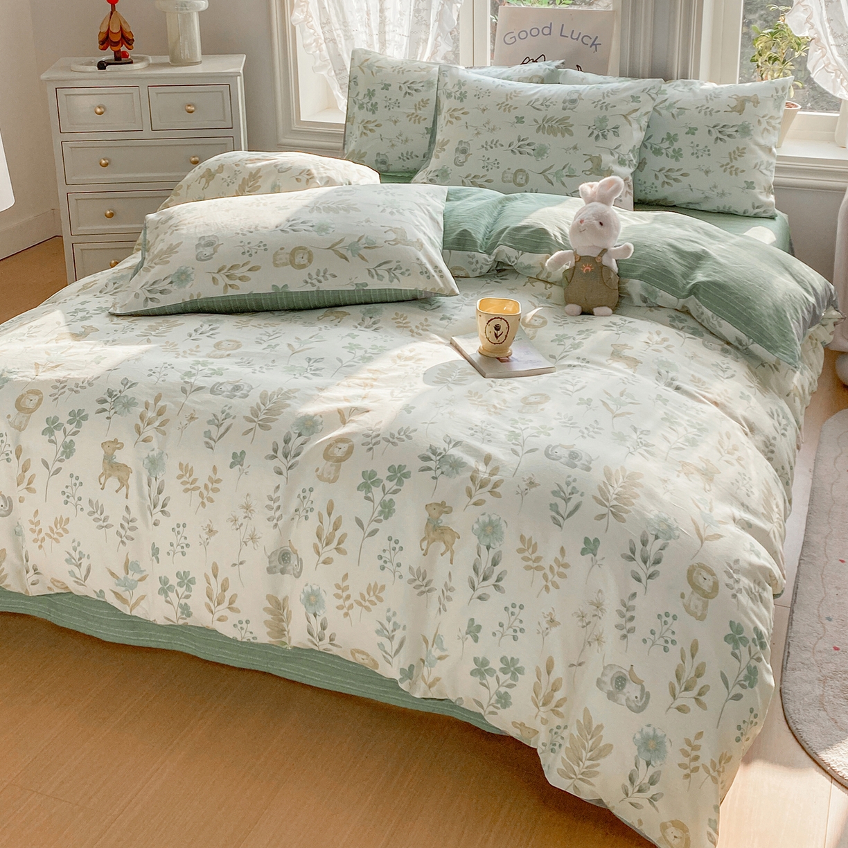 91家纺网 家纺一手货源 找家纺 黑马家居 2026新款13070全棉印花小清新卡通花卉单品被套系列 丛林乐园