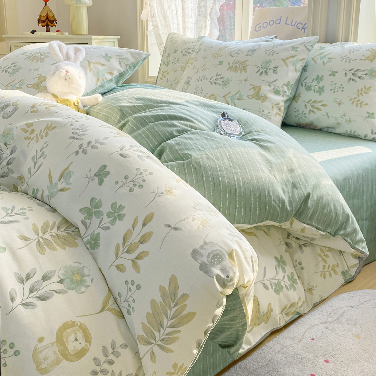 91家纺网 家纺一手货源 找家纺 黑马家居 2026新款13070全棉印花小清新卡通花卉单品被套系列 丛林乐园