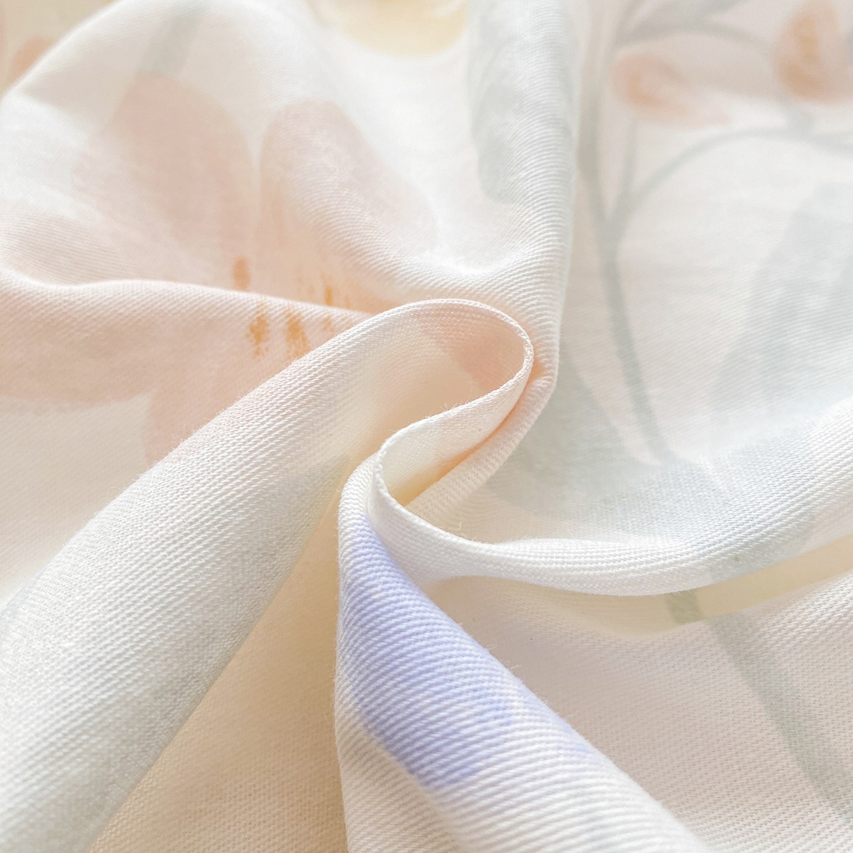 91家纺网 家纺一手货源 找家纺 黑马家居 2026新款13070全棉印花小清新卡通花卉单品被套系列 堇紫盈香