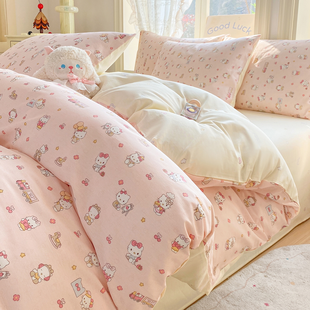 91家纺网 家纺一手货源 找家纺 黑马家居 2026新款13070全棉印花小清新卡通花卉单品被套系列 凯蒂公主