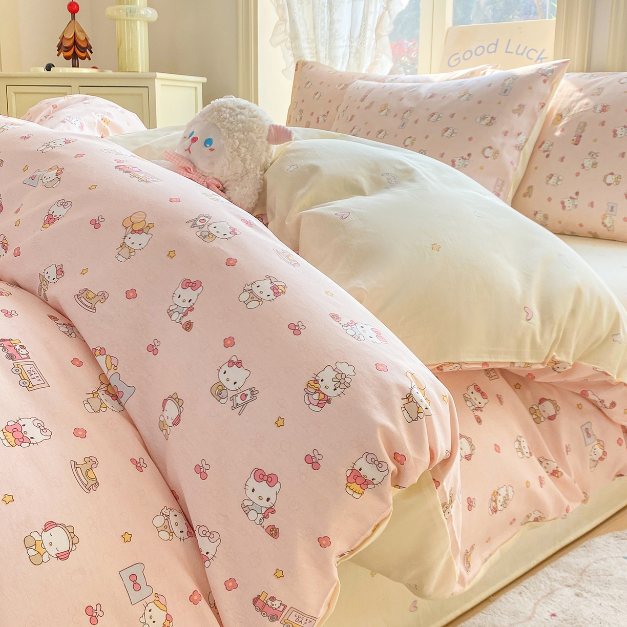 91家纺网 家纺一手货源 找家纺 黑马家居 2026新款13070全棉印花小清新卡通花卉单品被套系列 凯蒂公主