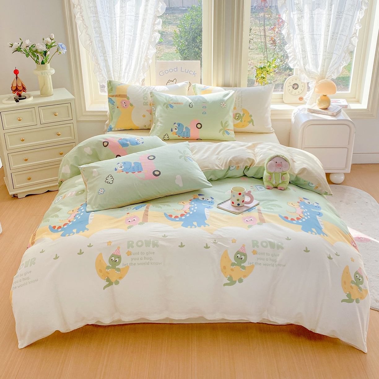 91家纺网 家纺一手货源 找家纺 黑马家居 2026新款13070全棉印花小清新卡通花卉单品被套系列 恐龙派对