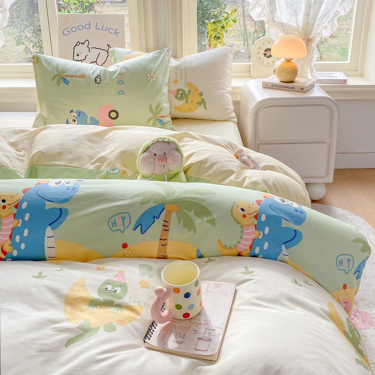 91家纺网 家纺一手货源 找家纺 黑马家居 2026新款13070全棉印花小清新卡通花卉单品被套系列 恐龙派对