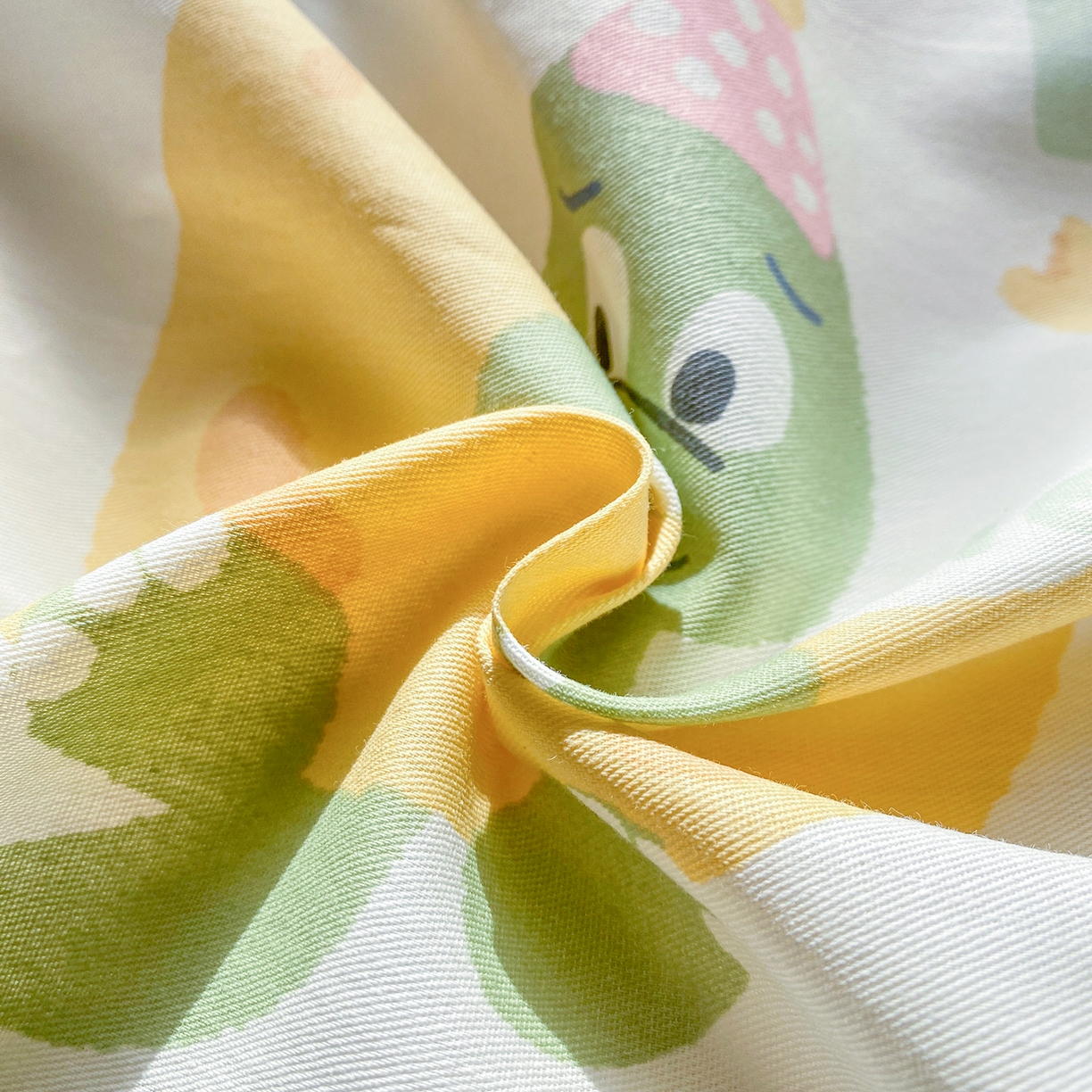 91家纺网 家纺一手货源 找家纺 黑马家居 2026新款13070全棉印花小清新卡通花卉单品被套系列 恐龙派对