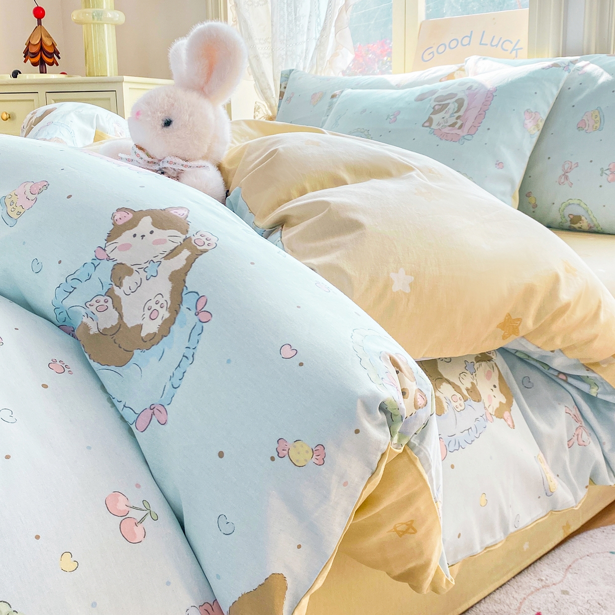 91家纺网 家纺一手货源 找家纺 黑马家居 2026新款13070全棉印花小清新卡通花卉单品被套系列 懒猫猫