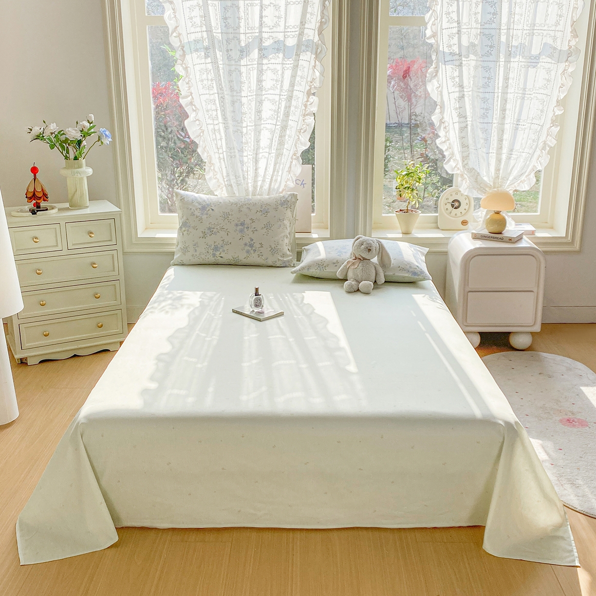 91家纺网 家纺一手货源 找家纺 黑马家居 2026新款13070全棉印花小清新卡通花卉单品被套系列 汀兰点素