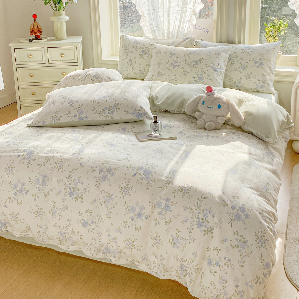 91家纺网 家纺一手货源 找家纺 黑马家居 2026新款13070全棉印花小清新卡通花卉单品被套系列 汀兰点素