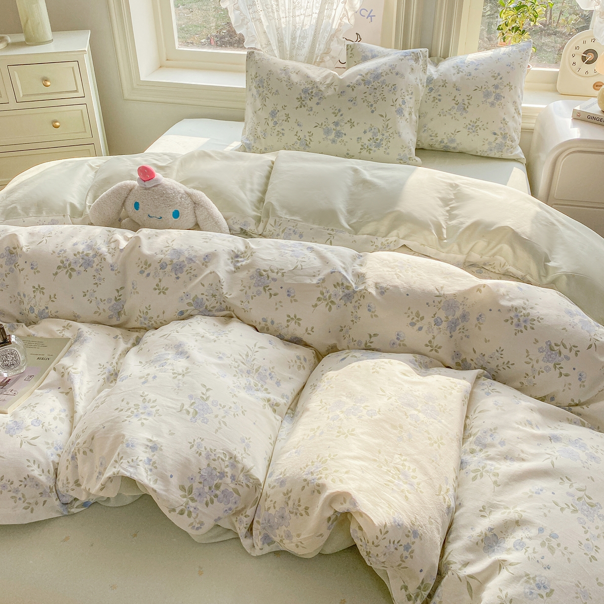 91家纺网 家纺一手货源 找家纺 黑马家居 2026新款13070全棉印花小清新卡通花卉单品被套系列 汀兰点素