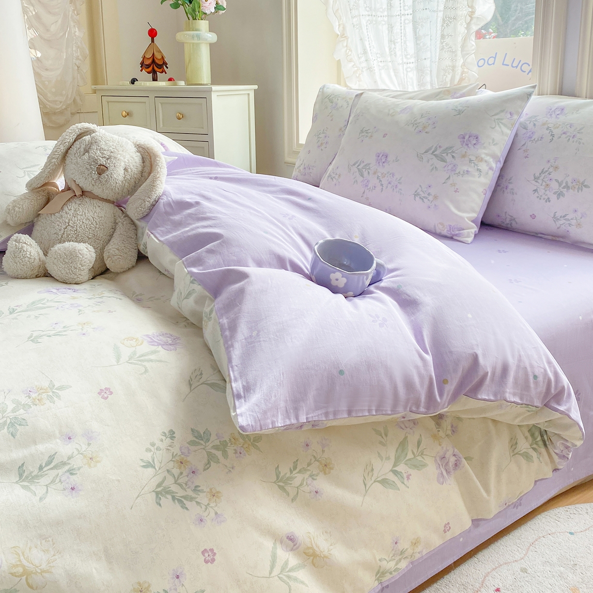 91家纺网 家纺一手货源 找家纺 黑马家居 2026新款13070全棉印花小清新卡通花卉单品被套系列 紫韶