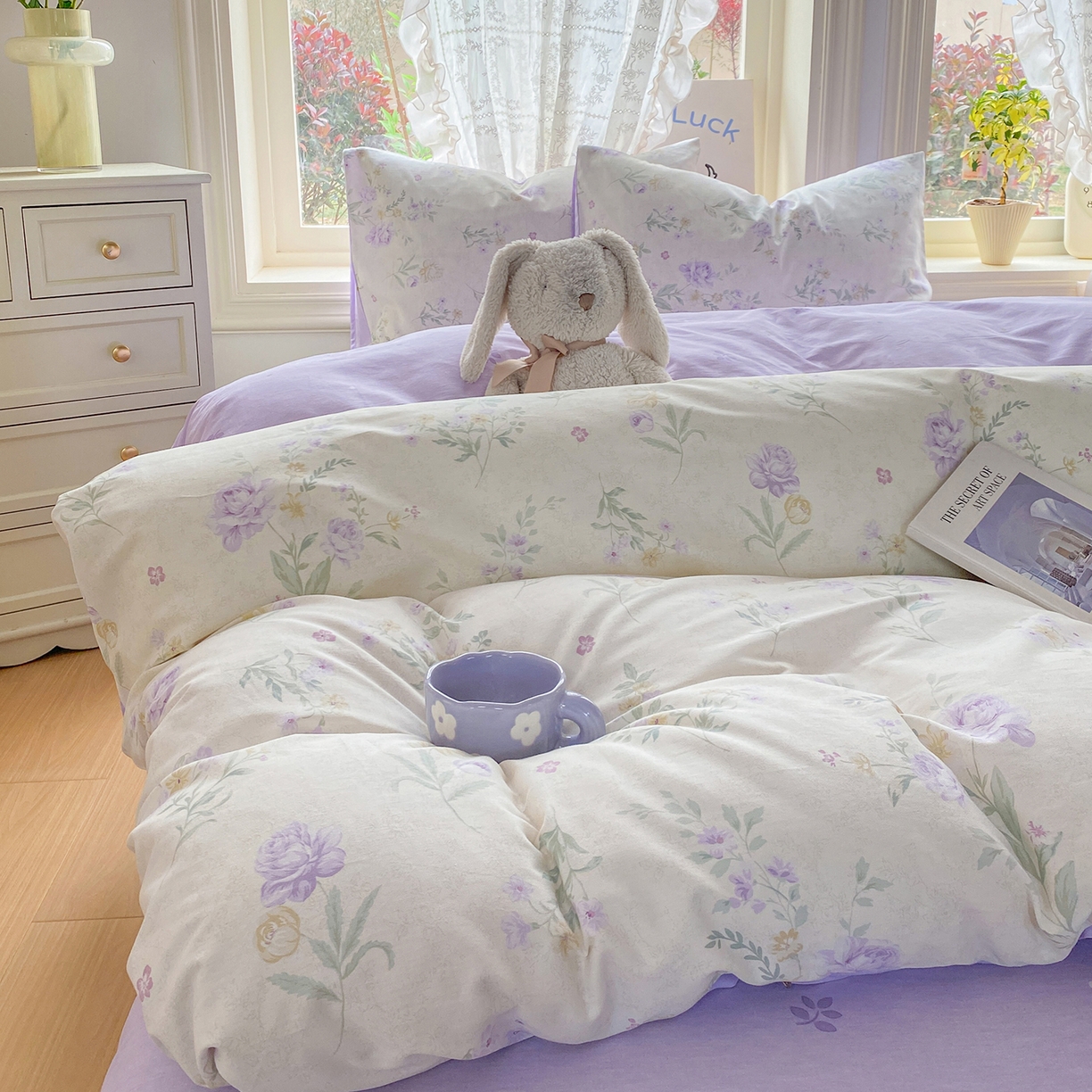 91家纺网 家纺一手货源 找家纺 黑马家居 2026新款13070全棉印花小清新卡通花卉单品被套系列 紫韶