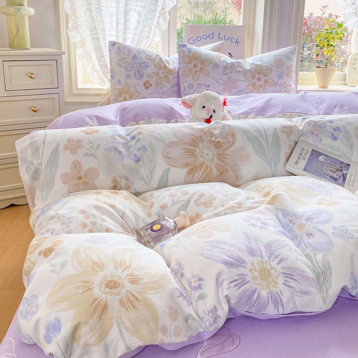 91家纺网 家纺一手货源 找家纺 黑马家居 2026新款13070全棉印花小清新卡通花卉四件套系列 堇紫盈香