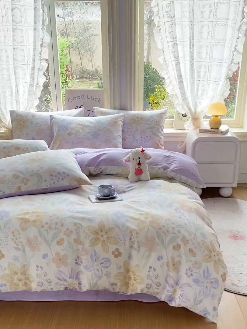 91家纺网 家纺一手货源 找家纺 黑马家居 2026新款13070全棉印花小清新卡通花卉四件套系列 堇紫盈香