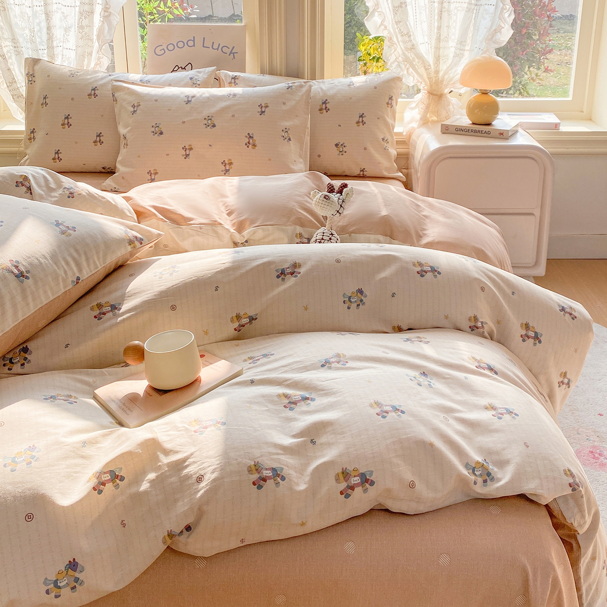 91家纺网 家纺一手货源 找家纺 黑马家居 2026新款13070全棉印花小清新卡通花卉四件套系列 马上有钱