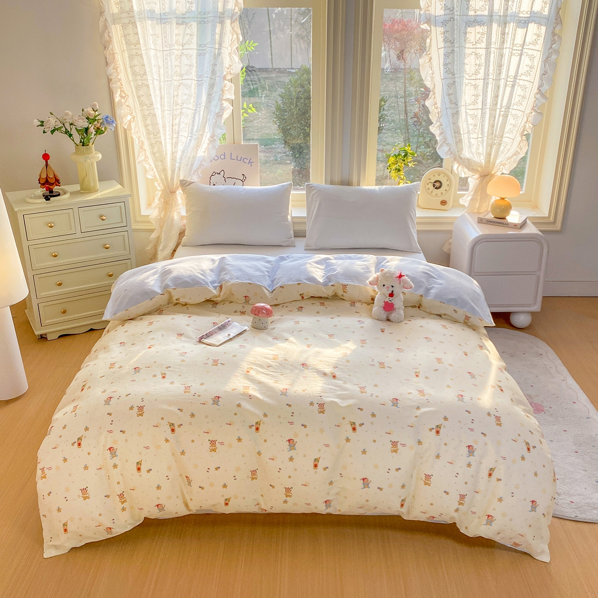 91家纺网 家纺一手货源 找家纺 黑马家居 2026新款13070全棉印花小清新卡通花卉四件套系列 魔法星星人