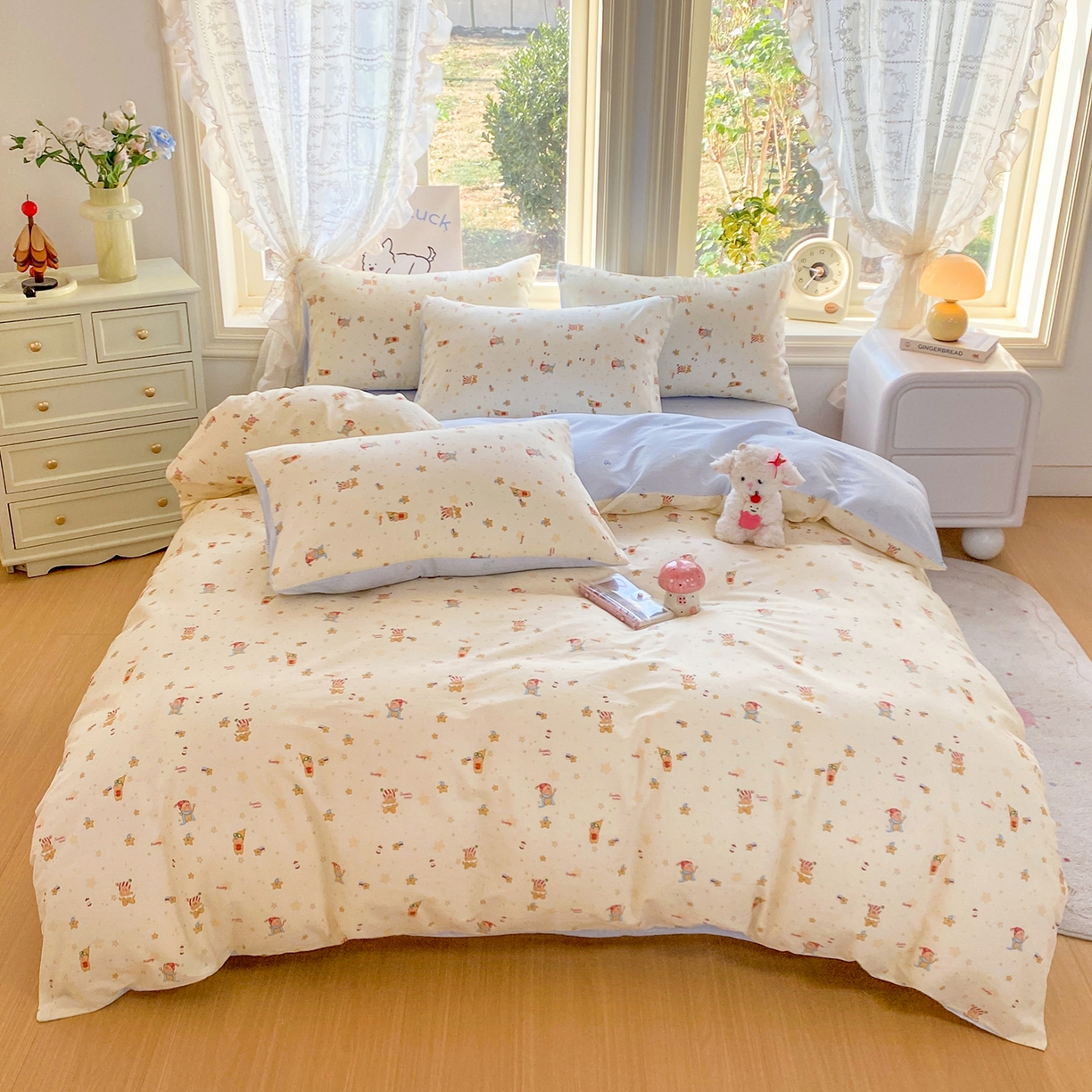 91家纺网 家纺一手货源 找家纺 黑马家居 2026新款13070全棉印花小清新卡通花卉四件套系列 魔法星星人