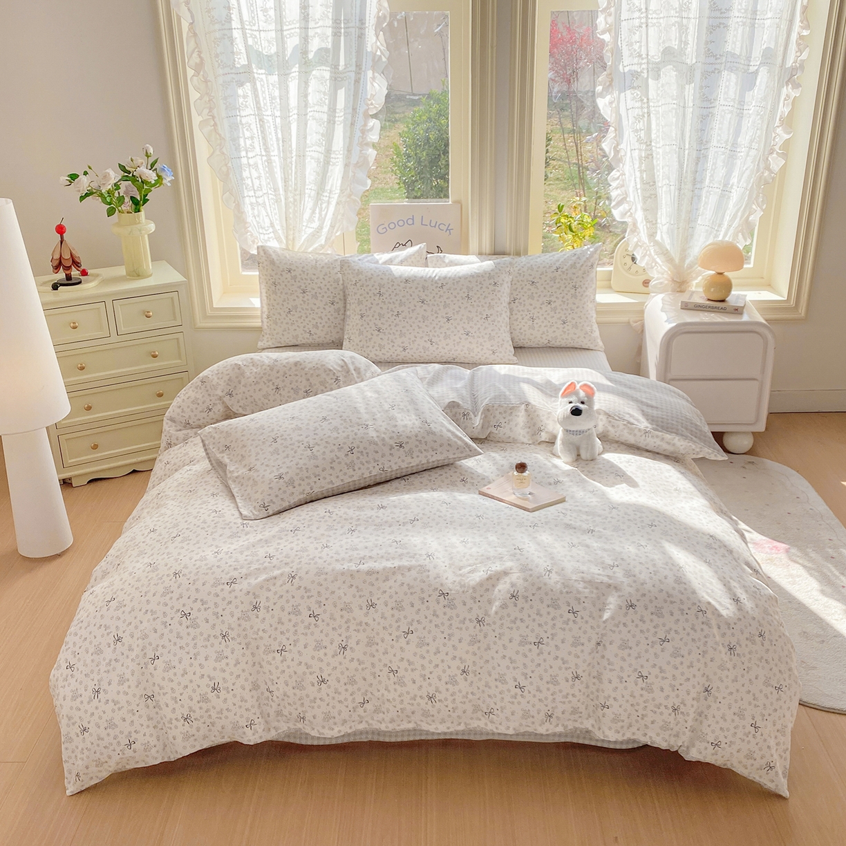 91家纺网 家纺一手货源 找家纺 黑马家居 2026新款13070全棉印花小清新卡通花卉四件套系列 墨蝶