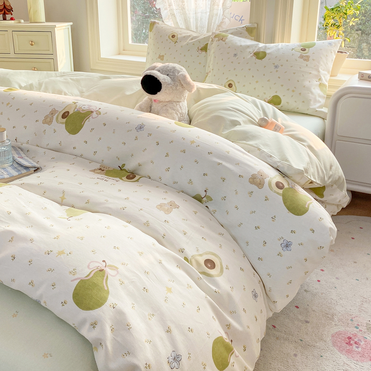 91家纺网 家纺一手货源 找家纺 黑马家居 2026新款13070全棉印花小清新卡通花卉四件套系列 牛油果